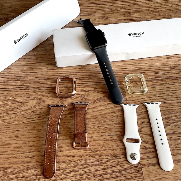 APPLE WATCH BUNDLE 🍎 Series 3 (38mm) w/ accessories & original packaging - Picture 4 of 16